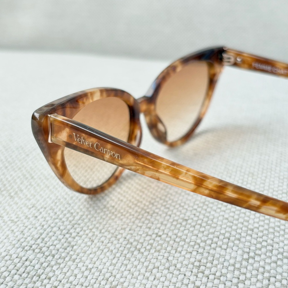 velvet canyon femme chat - tan tort sunglasses - NWT - Picture 6 of 8